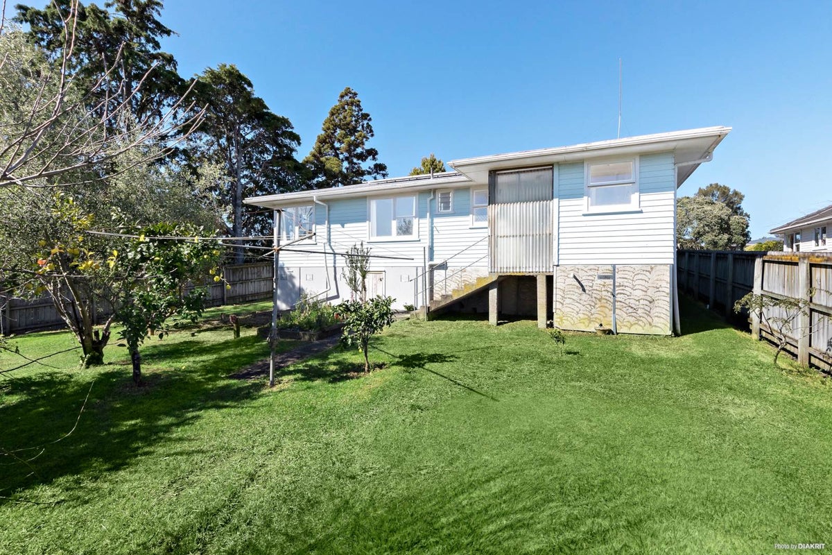 14 Aronui Terrace, Kelston, Auckland - Carousel 1