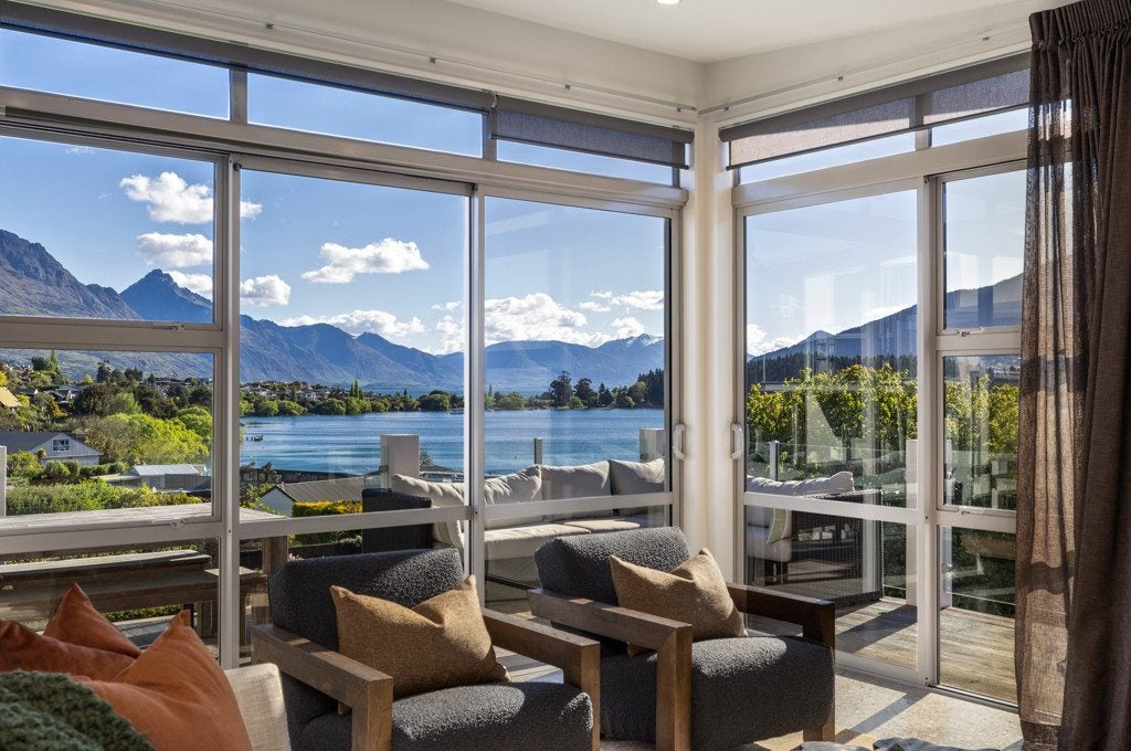 497 Peninsula Road, Kelvin Heights, Queenstown - Carousel 1