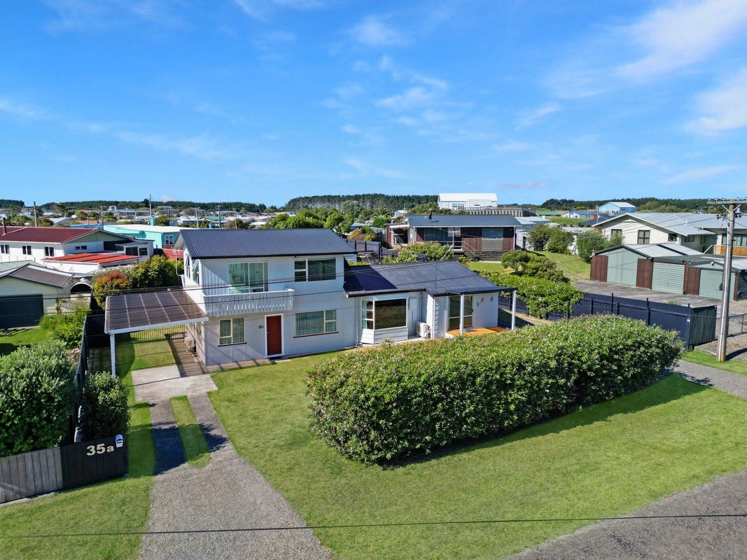 35 Shortt Street, Foxton Beach, Foxton - Carousel 1