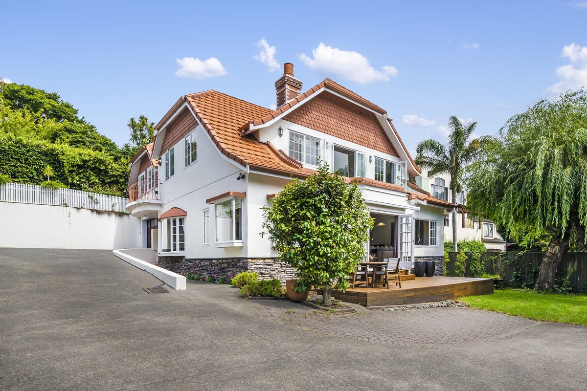 127A Bassett Road, Remuera, Auckland - Carousel 1