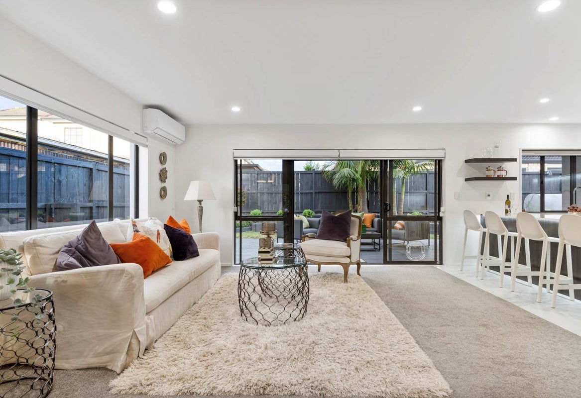 1 Coachman Drive, Flat Bush, Auckland - Carousel 2