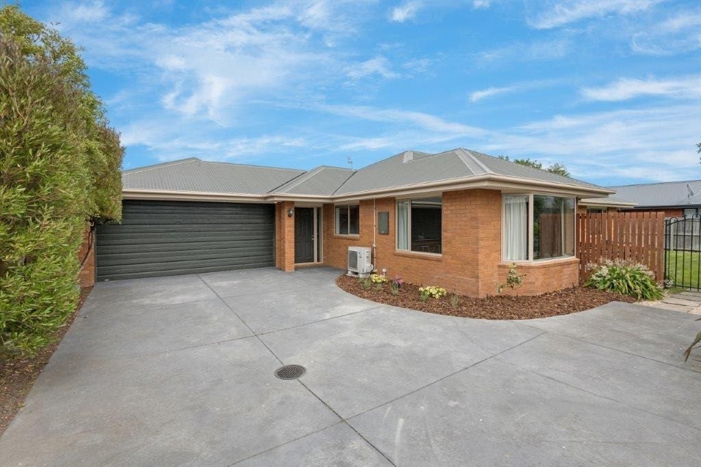 57 Coolspring Way, Redwood, Christchurch - Carousel 1