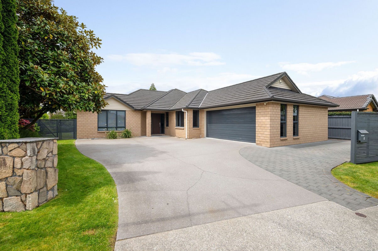 1 Holly Place, Rototuna North, Hamilton - Carousel 1