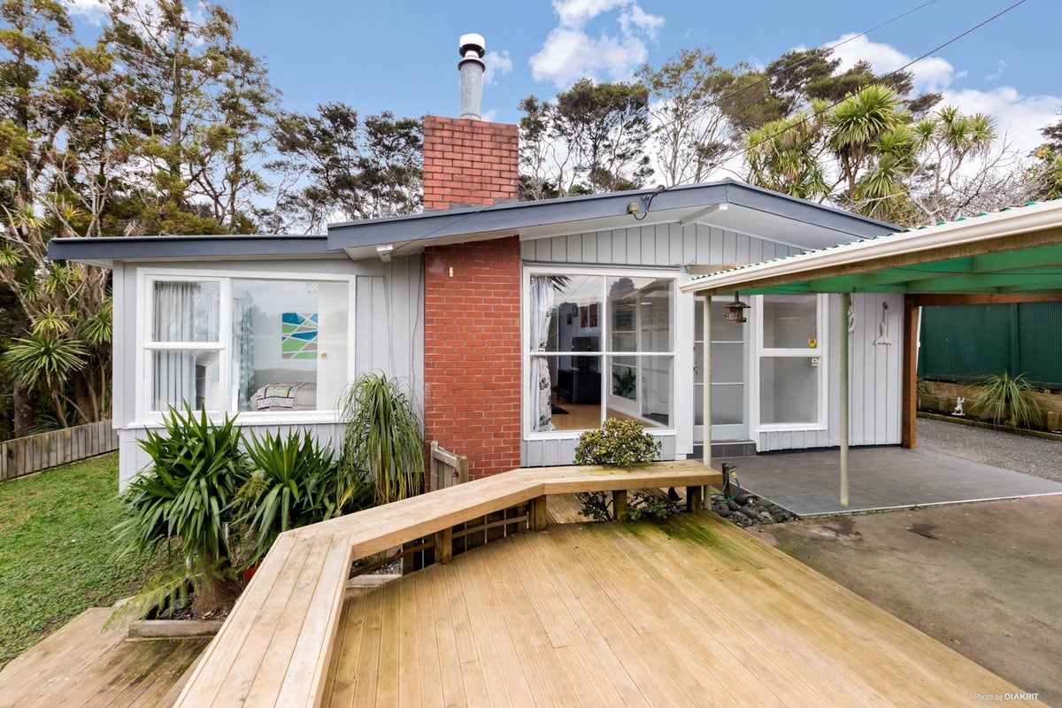 13 Beverly Place, New Lynn, Auckland - Carousel 2