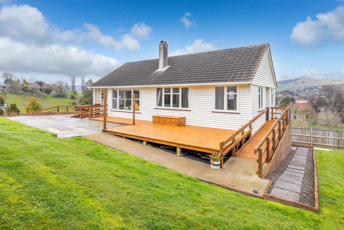 23 Esplanade, Te Kuiti - Carousel 1