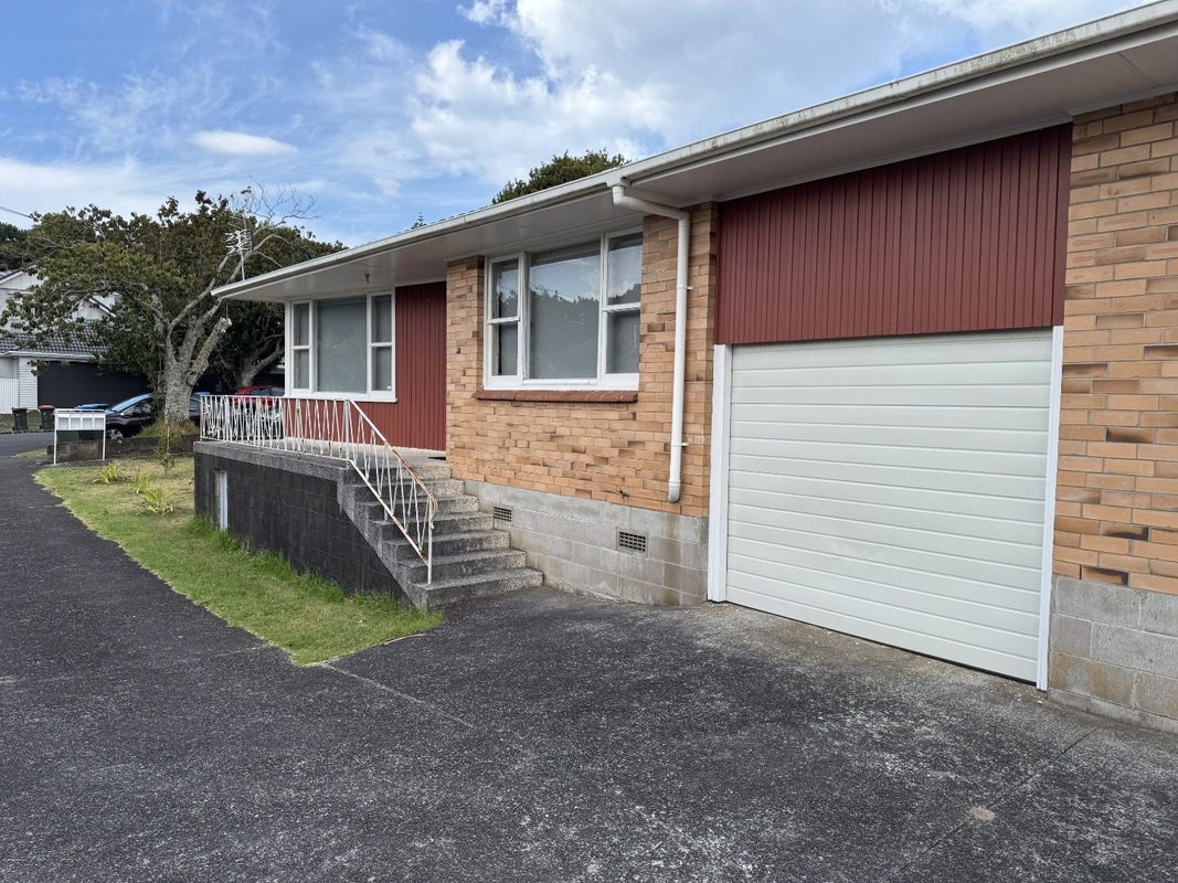 1/8 Fairview Road, Mount Eden, Auckland - Carousel 1