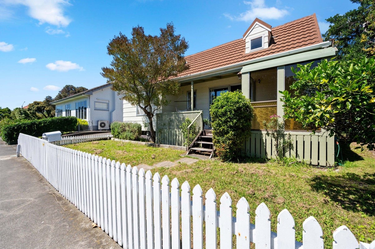 12 Herrick Street, Marewa, Napier - Carousel 1