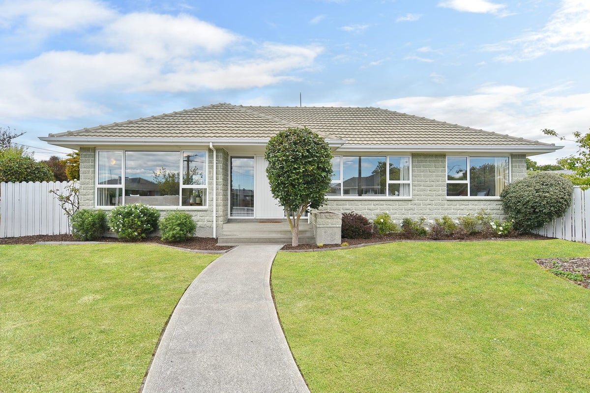 2 Dymock Place, Bishopdale, Christchurch - Carousel 1