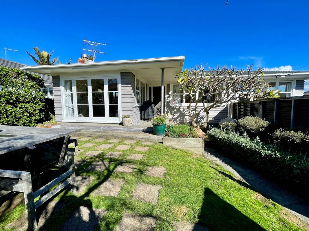 17 Appleyard Crescent, Meadowbank, Auckland - Carousel 2