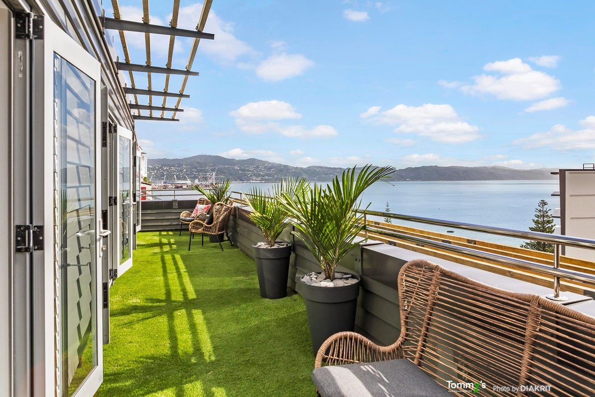 3/14 Oriental Terrace, Oriental Bay, Wellington - Carousel 1