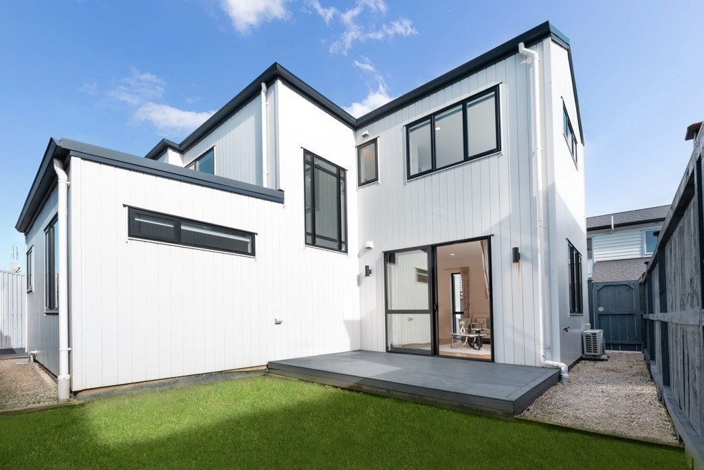 718B Massey Road, Mangere, Auckland - Carousel 1