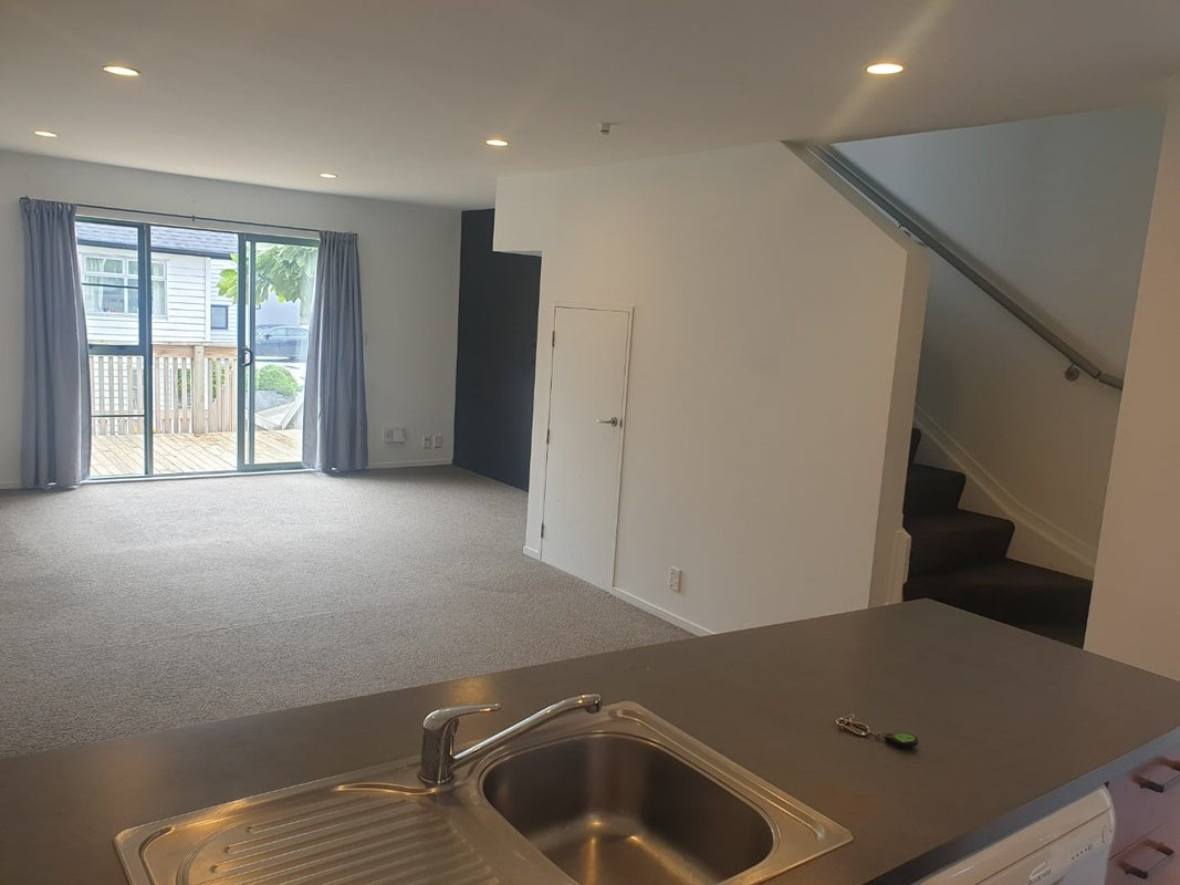 29/42 Holly Street, Avondale, Auckland - Carousel 15