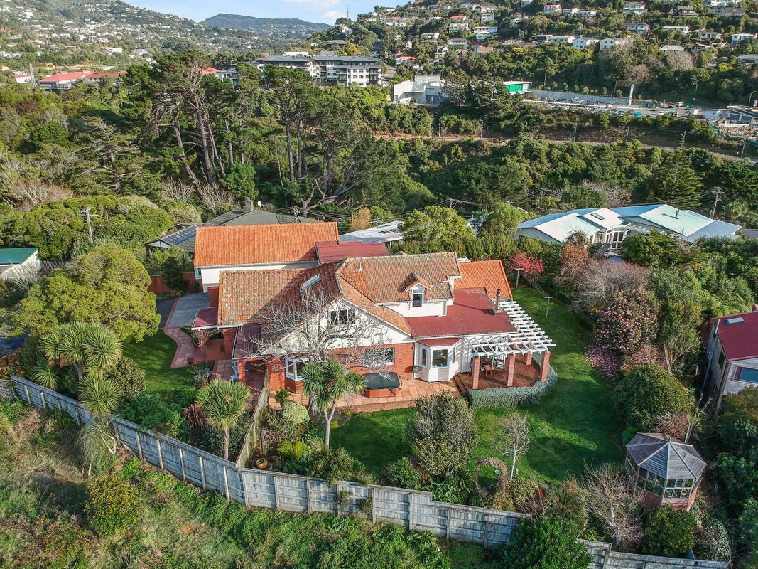 24 Trelissick Crescent, Ngaio, Wellington - Carousel 1