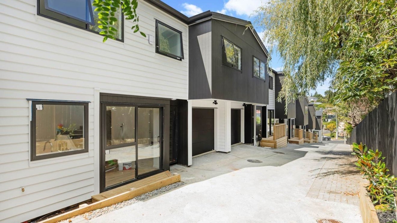 26A Sheridan Drive, New Lynn, Auckland - Carousel 1