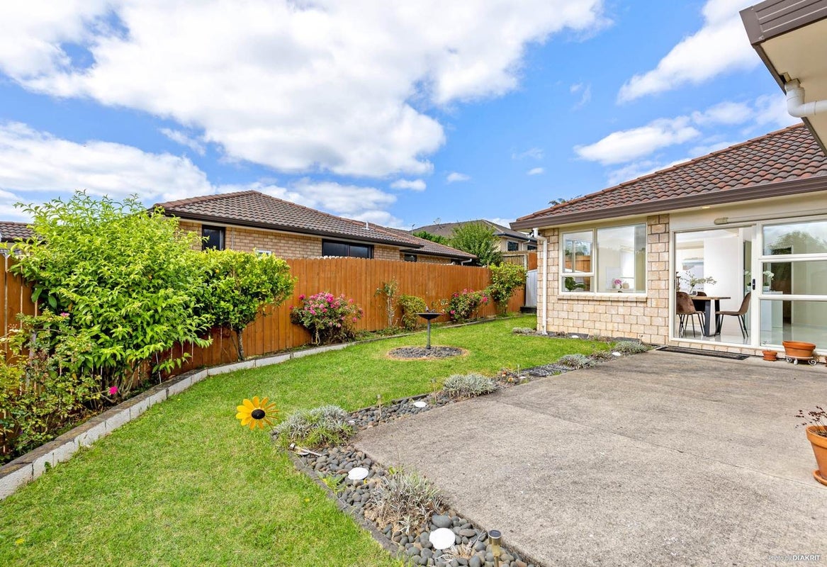 12 Mt Lebanon Crescent, The Gardens, Auckland - Carousel 2