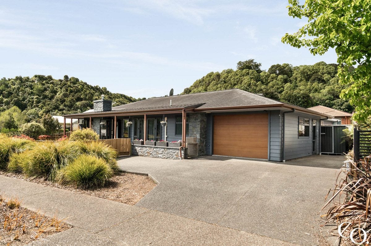 101 Lakes Boulevard, Pyes Pa, Tauranga - Carousel 2