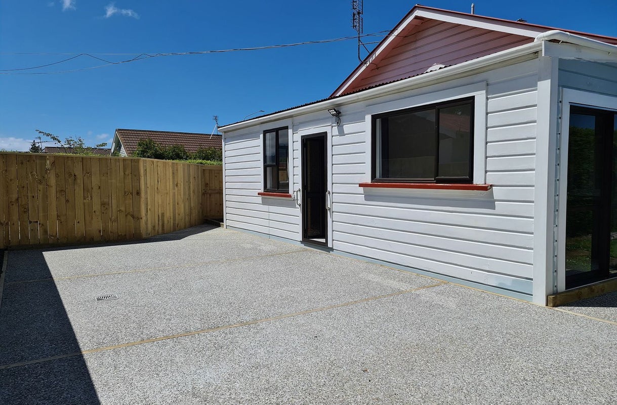 90 Main Road, Fairfield, Dunedin - Carousel 1