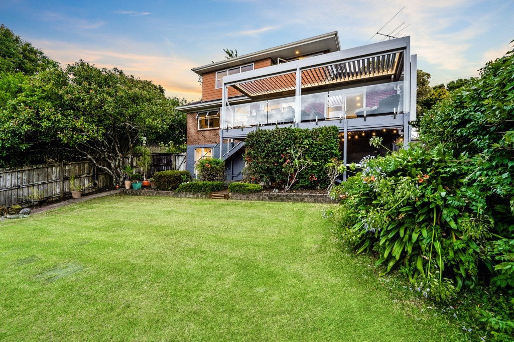 24 Carlton Street, Hillsborough, Auckland - Carousel 2