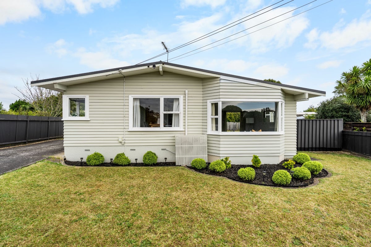 41 Fitzroy Avenue, Fitzroy, Hamilton - Carousel 2