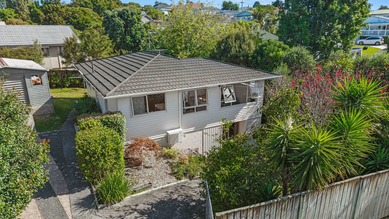 2 Woodvale Road, Glen Eden, Auckland - Carousel 1