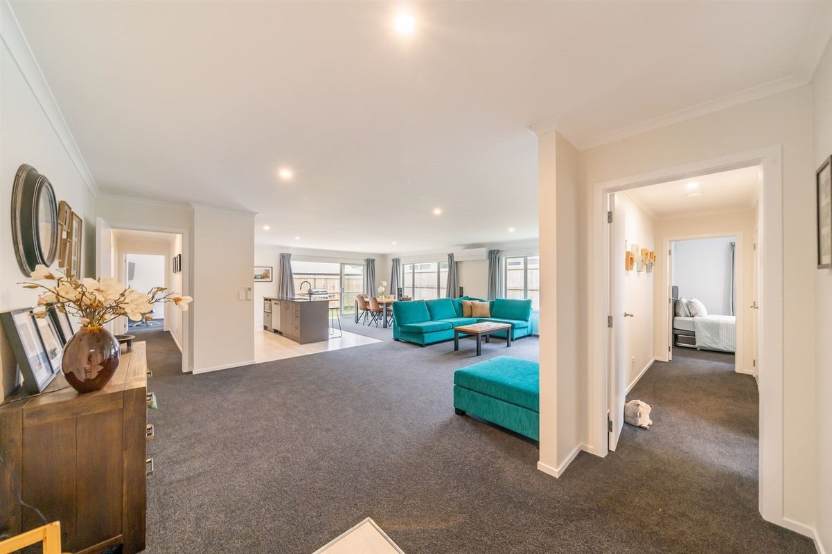 23 Brian Hughes Road, Wainuiomata, Lower Hutt - Carousel 1