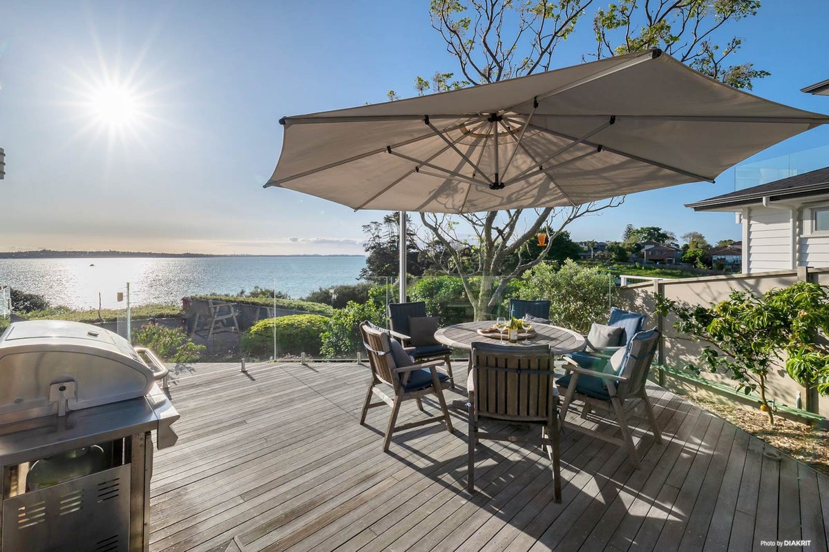 65 Pine Harbour Parade, Beachlands, Auckland - Carousel 1