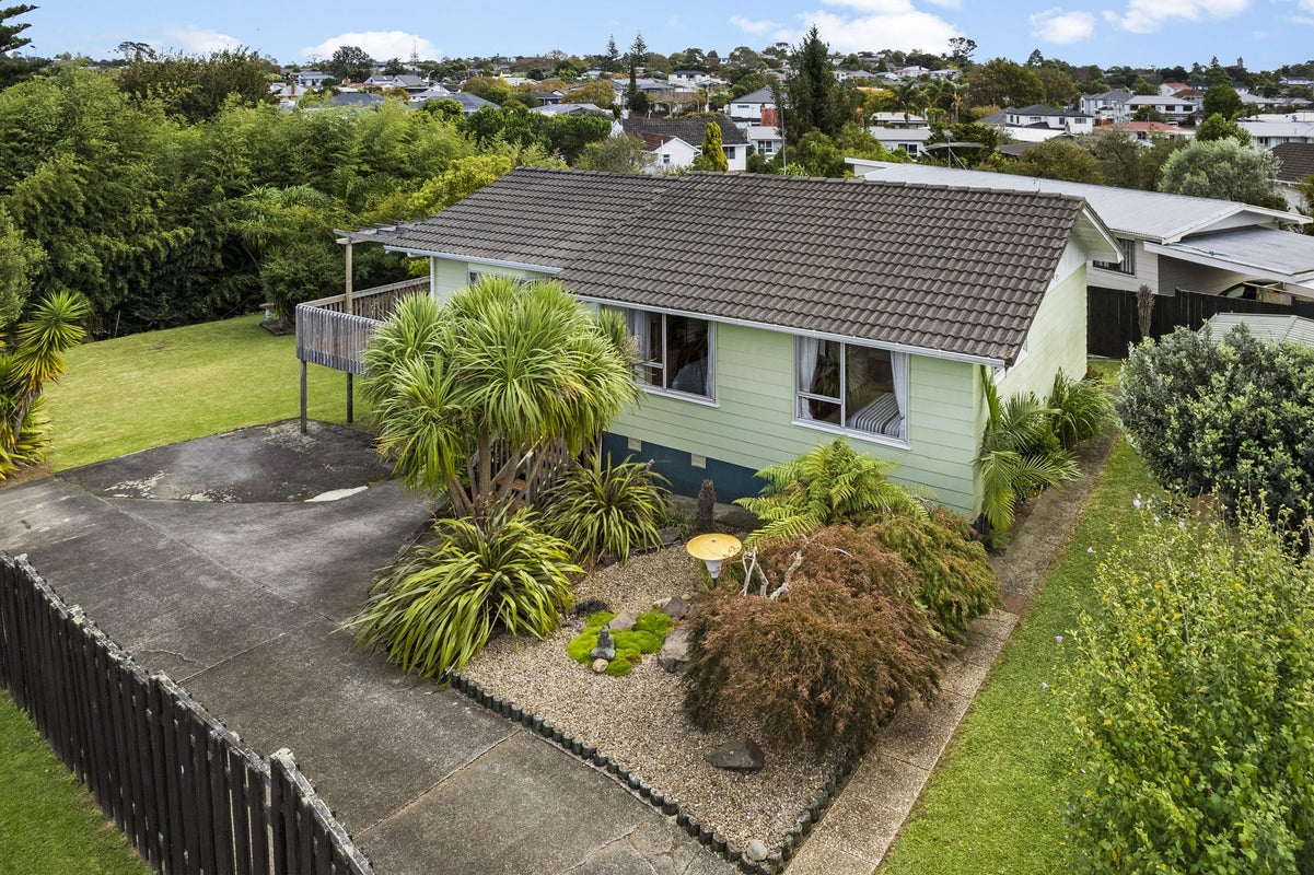 79 Archmillen Avenue, Pakuranga Heights, Auckland - Carousel 1