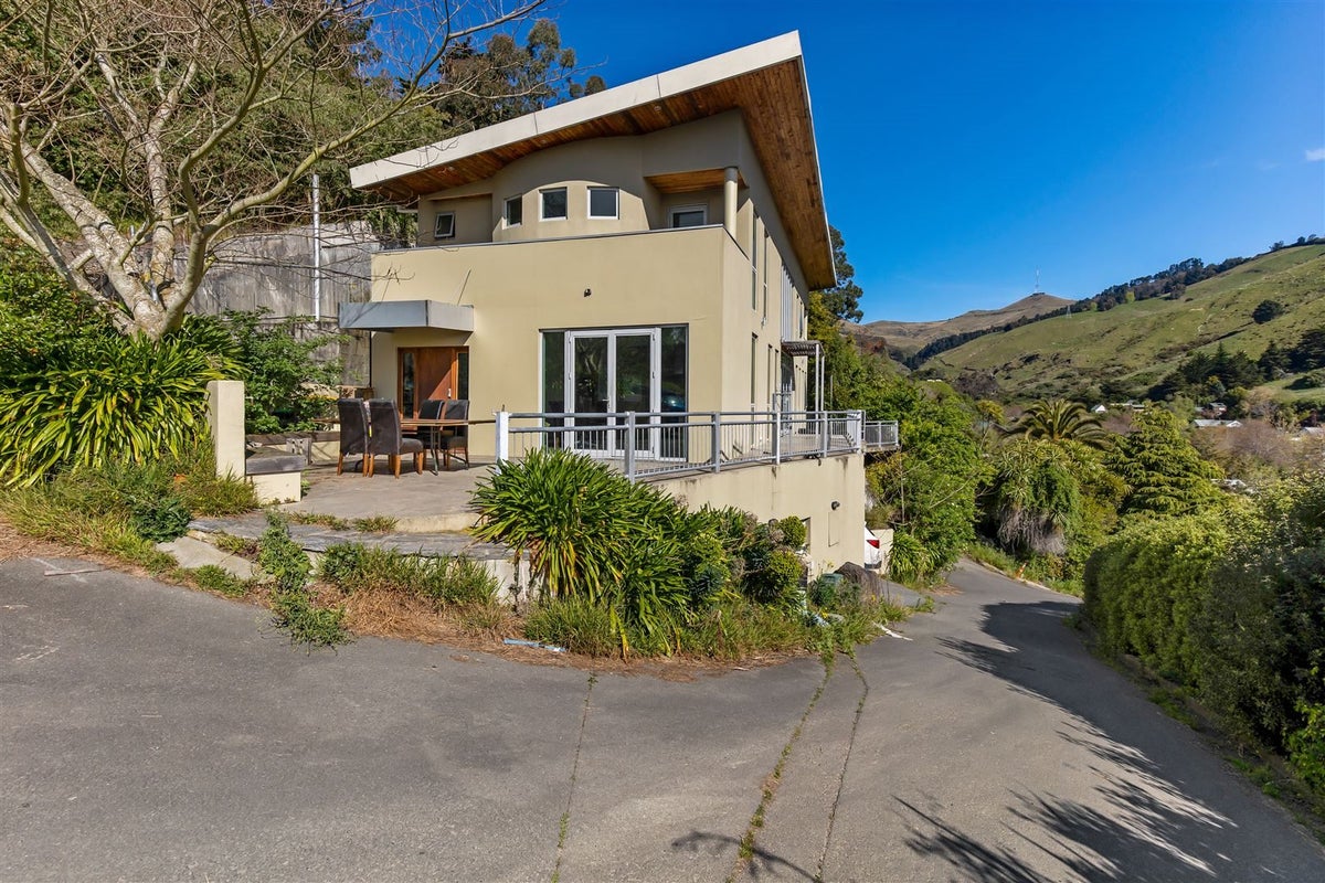 4 Rockcrest Lane, Cashmere, Christchurch - Carousel 2