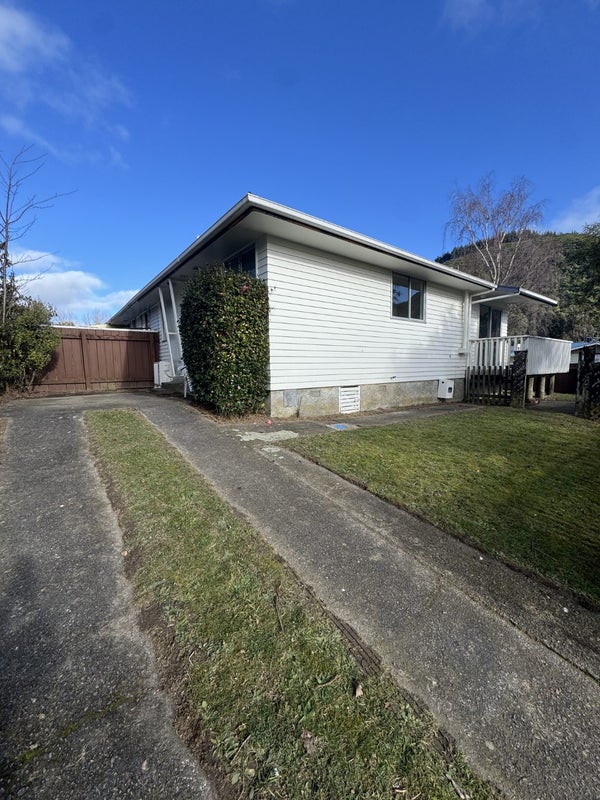 1/8 Gemstone Drive, Birchville, Upper Hutt - Carousel 2