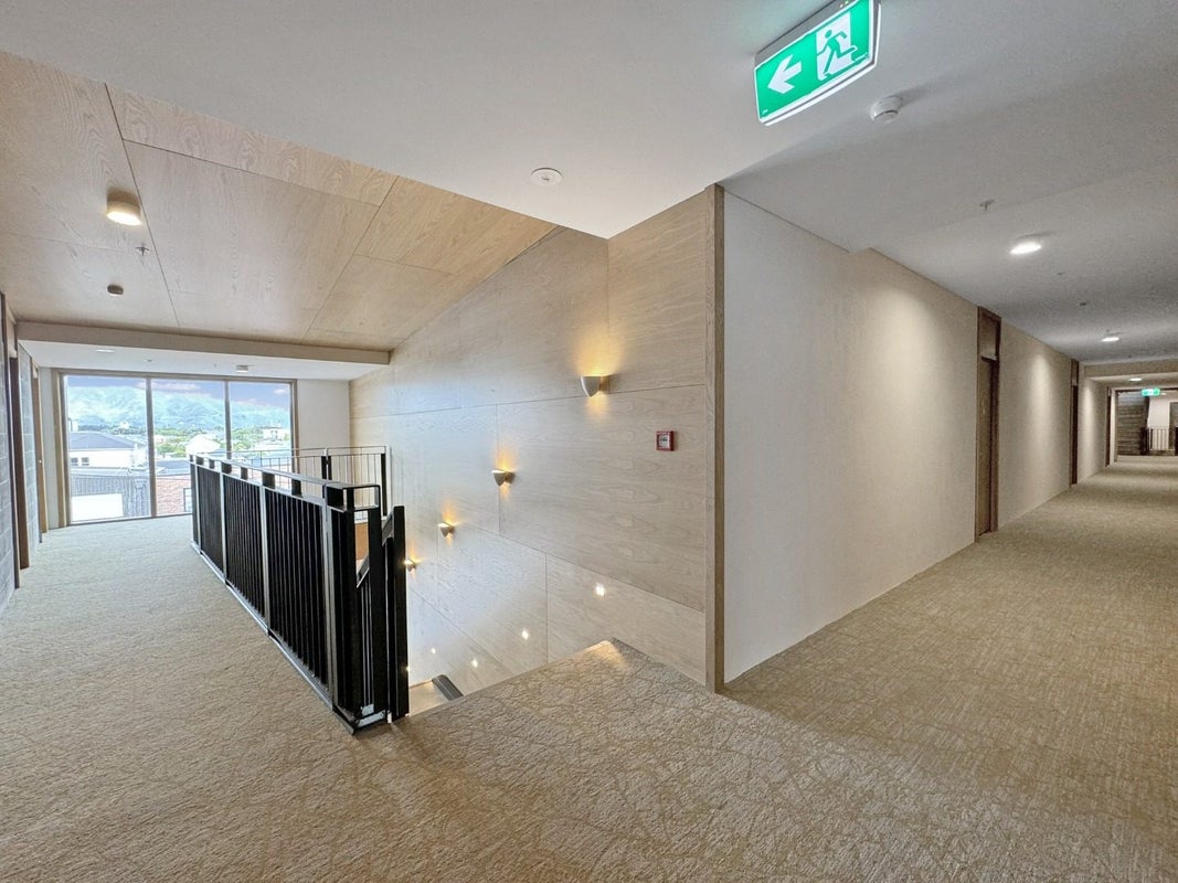201/2 Campbell Terrace, Petone, Lower Hutt - Carousel 12