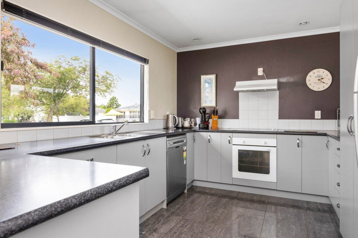 118 Allerton Street, Saint Leonards, Hastings - Carousel 2