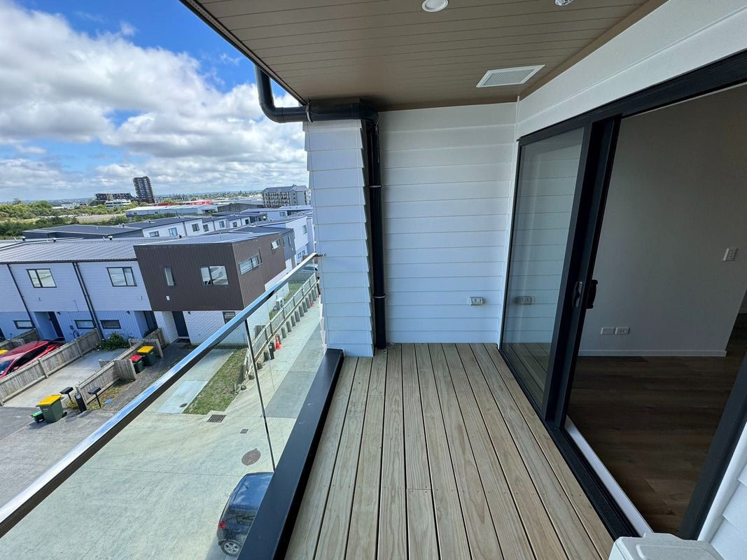 206/48 Clay Works Lane, New Lynn, Auckland - Carousel 1