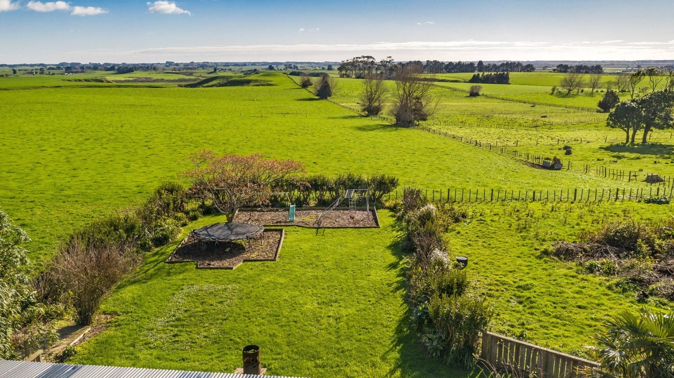783 State Highway 57, Koputaroa, Levin - Carousel 2