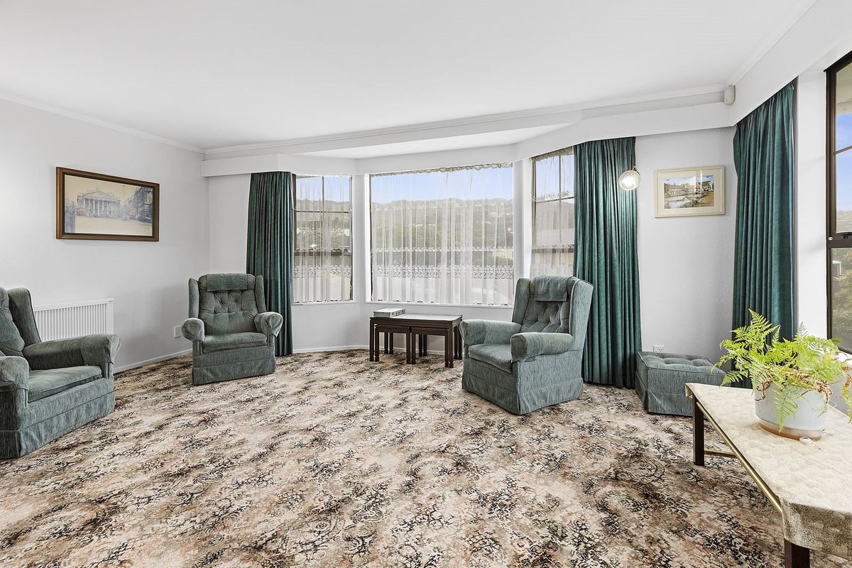 2B Zande Terrace, Tawa, Wellington - Carousel 2