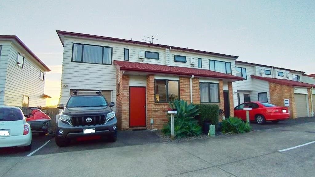 19/22 Northcross Drive, Oteha, Auckland - Carousel 1