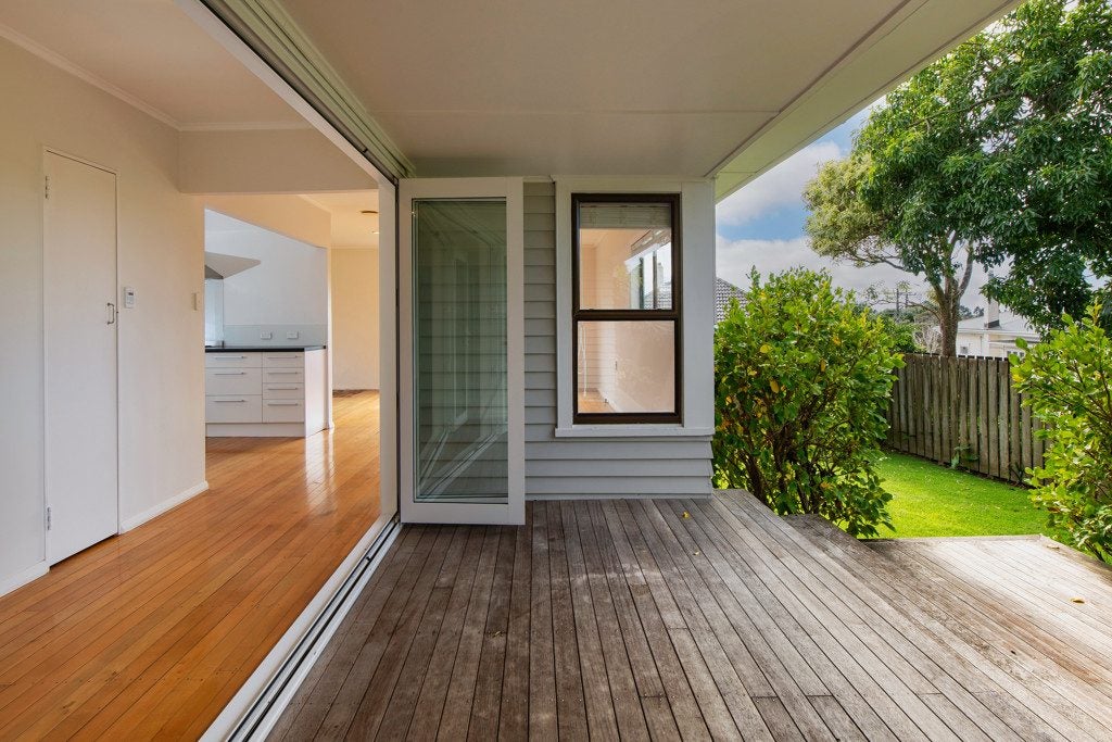 1/54 Seaview Terrace, Mount Albert, Auckland - Carousel 2
