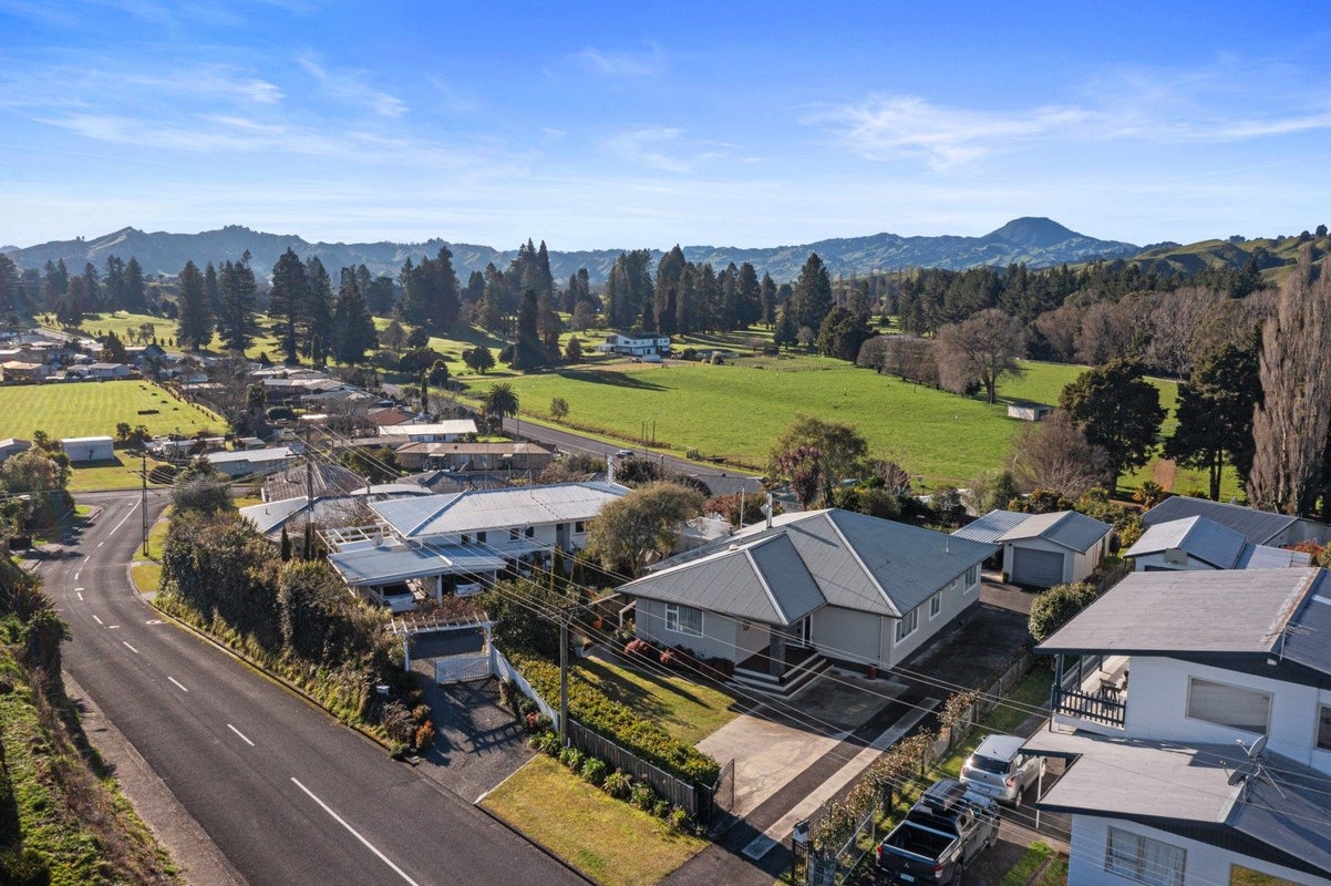 21 Tarrangower Avenue, Taumarunui - Carousel 2