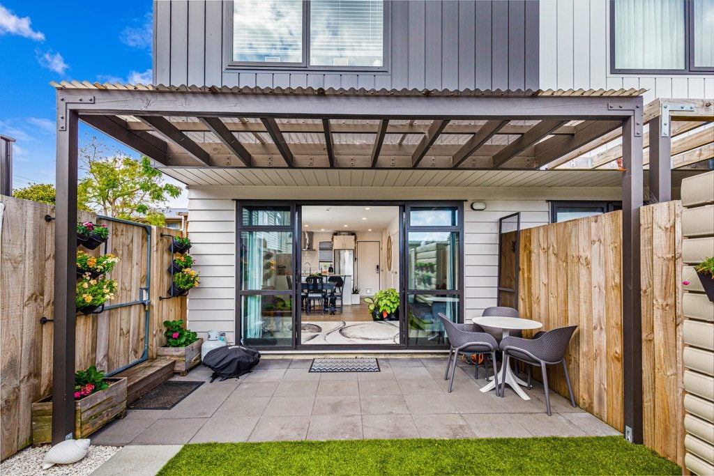 3/60 Hepburn Road, Glendene, Auckland - Carousel 1