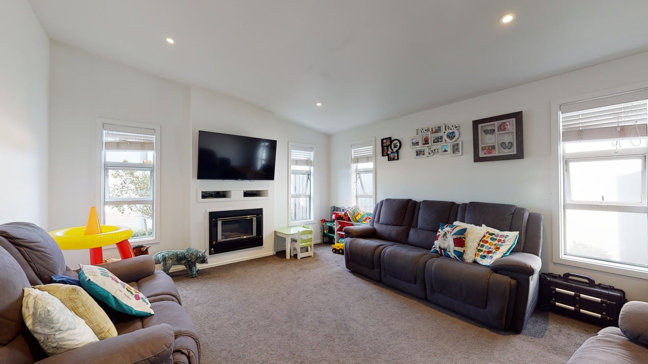 33 Chalmers Avenue, Hampstead, Ashburton - Carousel 1