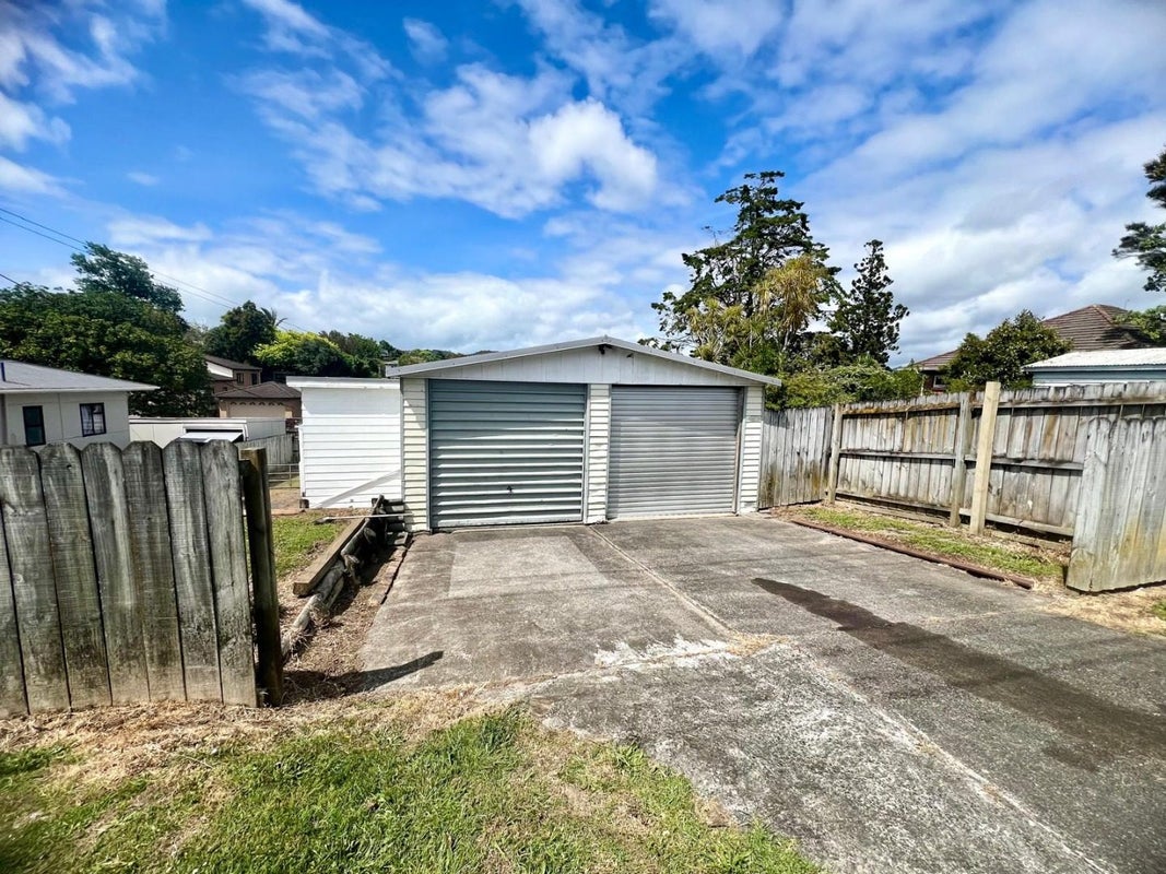 16 Savoy Road, Glen Eden, Auckland - Carousel 17