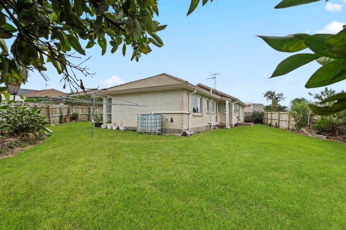 9 Nedlands Place, Burswood, Auckland - Carousel 2
