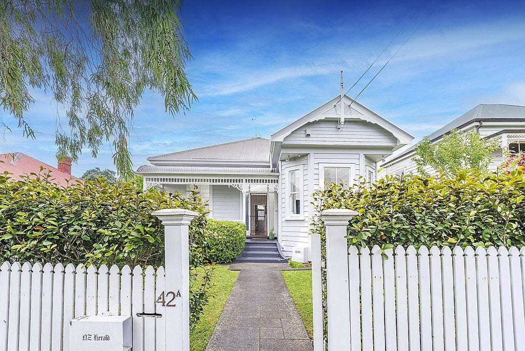 42A Sackville Street, Grey Lynn, Auckland - Carousel 1
