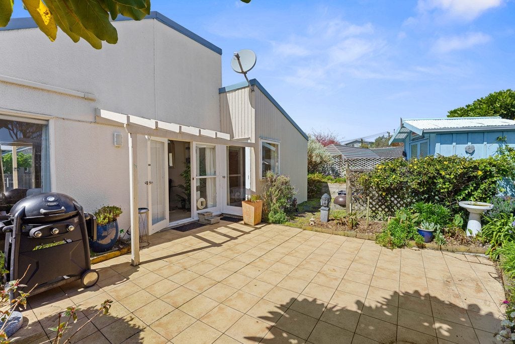 46d MACLEAN ST, PARAPARAUMU BEACH, PARAPARAUMU - Carousel 1