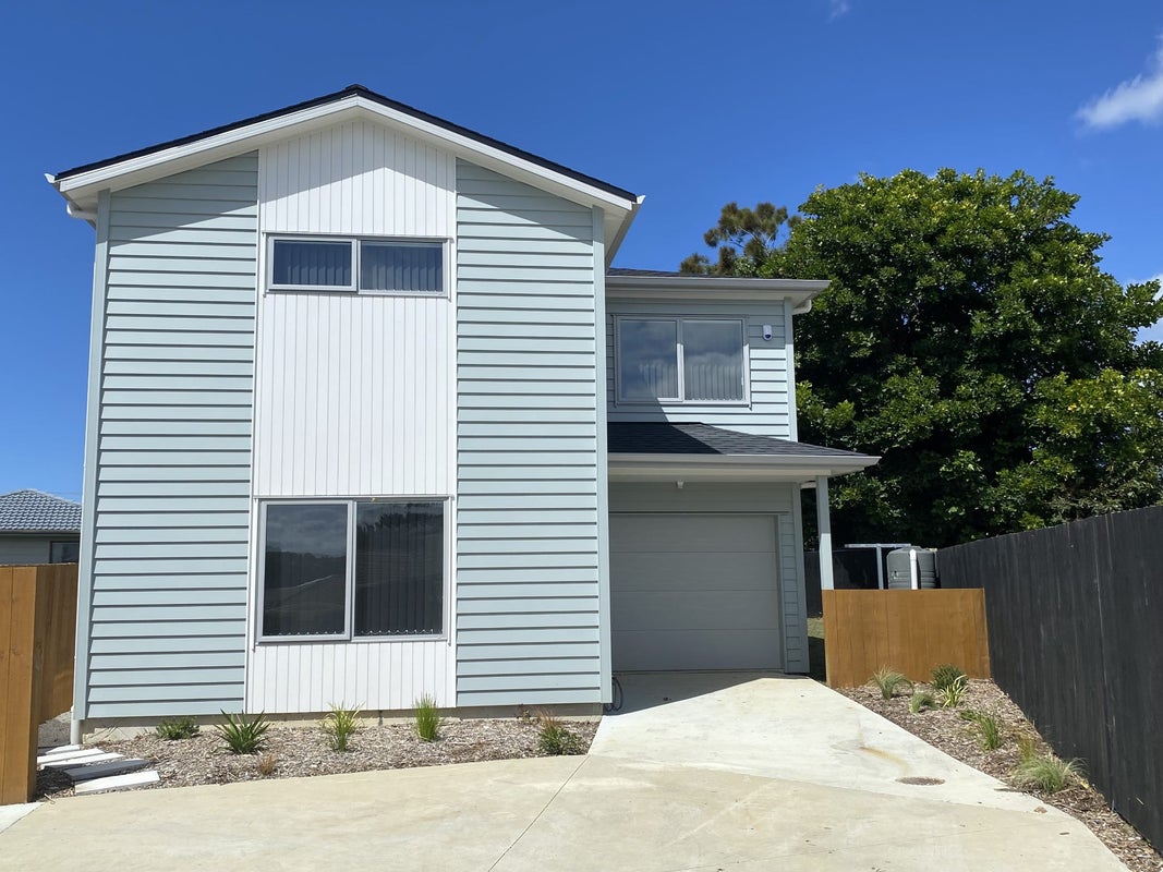 24C Sabot Place, Massey, Auckland - Carousel 1