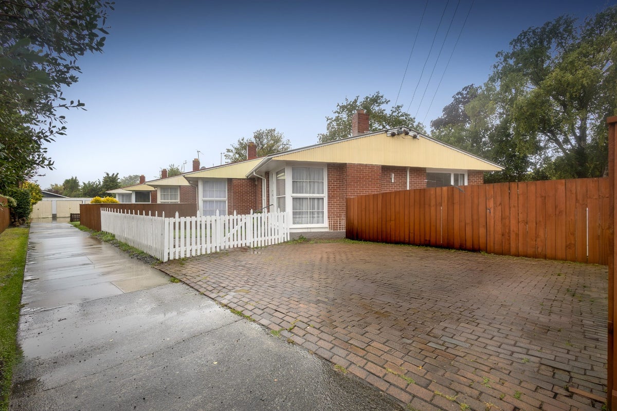1/582 Barbadoes Street, Edgeware, Christchurch - Carousel 1