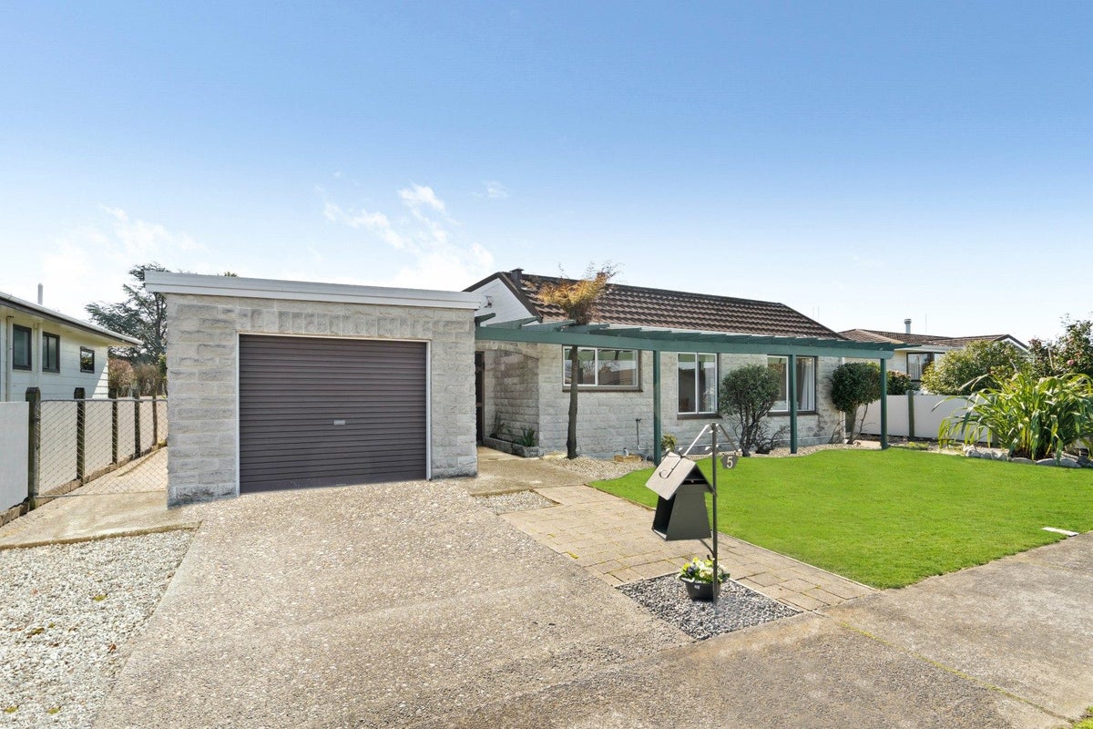 5 Lowes Place, Solway, Masterton - Carousel 1