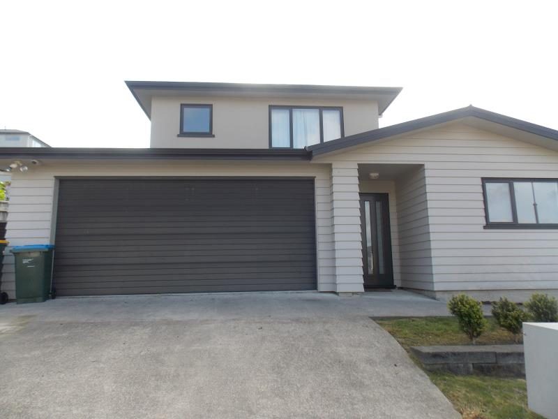 8 Tongariro Drive, Aotea, Porirua - Carousel 1