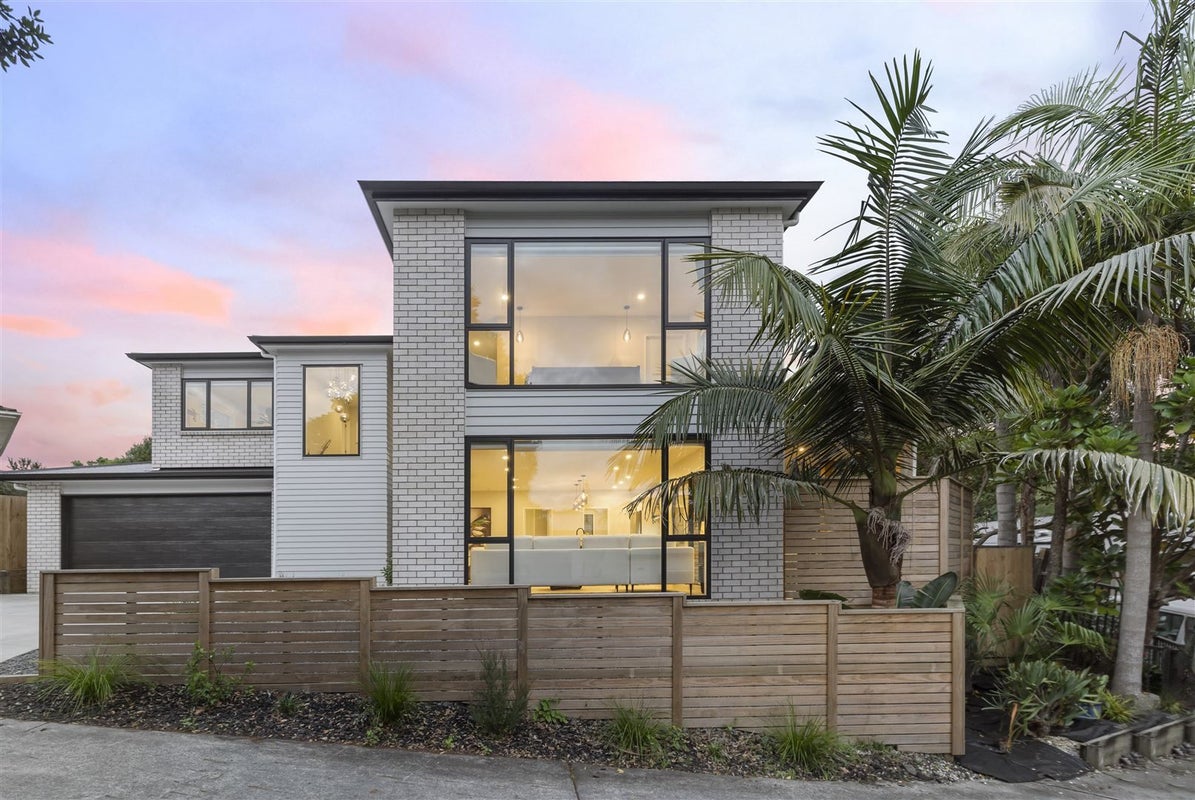 63A Hellyers Street, Birkdale, Auckland - Carousel 2