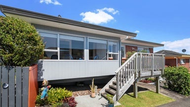 31 Bay Street, Red Beach, Whangaparaoa - Carousel 1