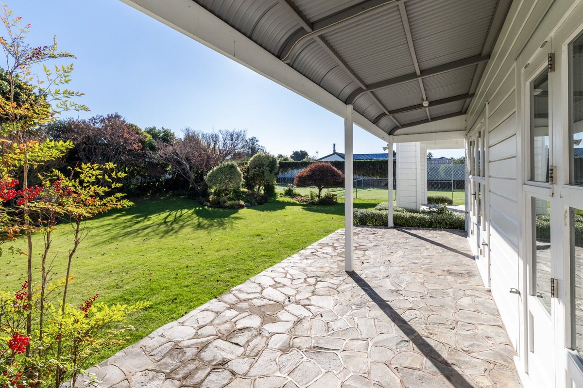 27 Neeve Road, Taradale, Napier - Carousel 19